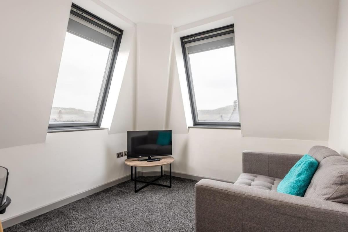 Modern 1 Bed Budget Apartment In Central Halifax Kültér fotó